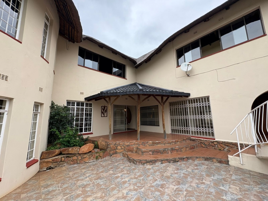 5 Bedroom Property for Sale in Protea Park North West